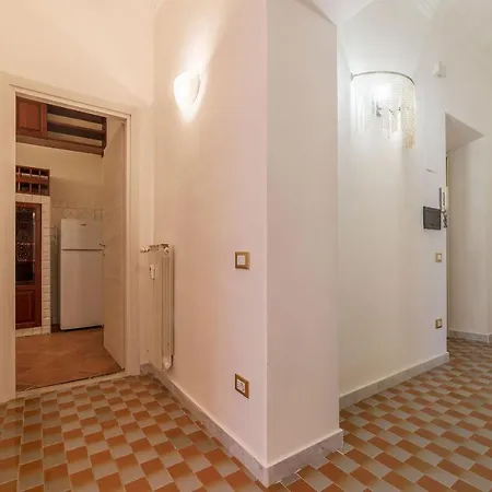Piramide & Testaccio Design Flat شقة