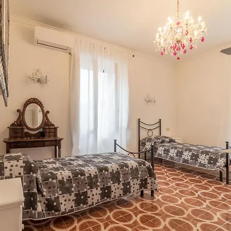 Piramide & Testaccio Design Flat *